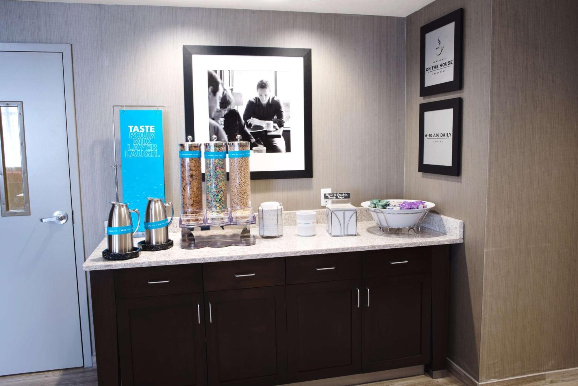 Hampton Inn & Suites Des Moines/Urbandale Ia מראה חיצוני תמונה