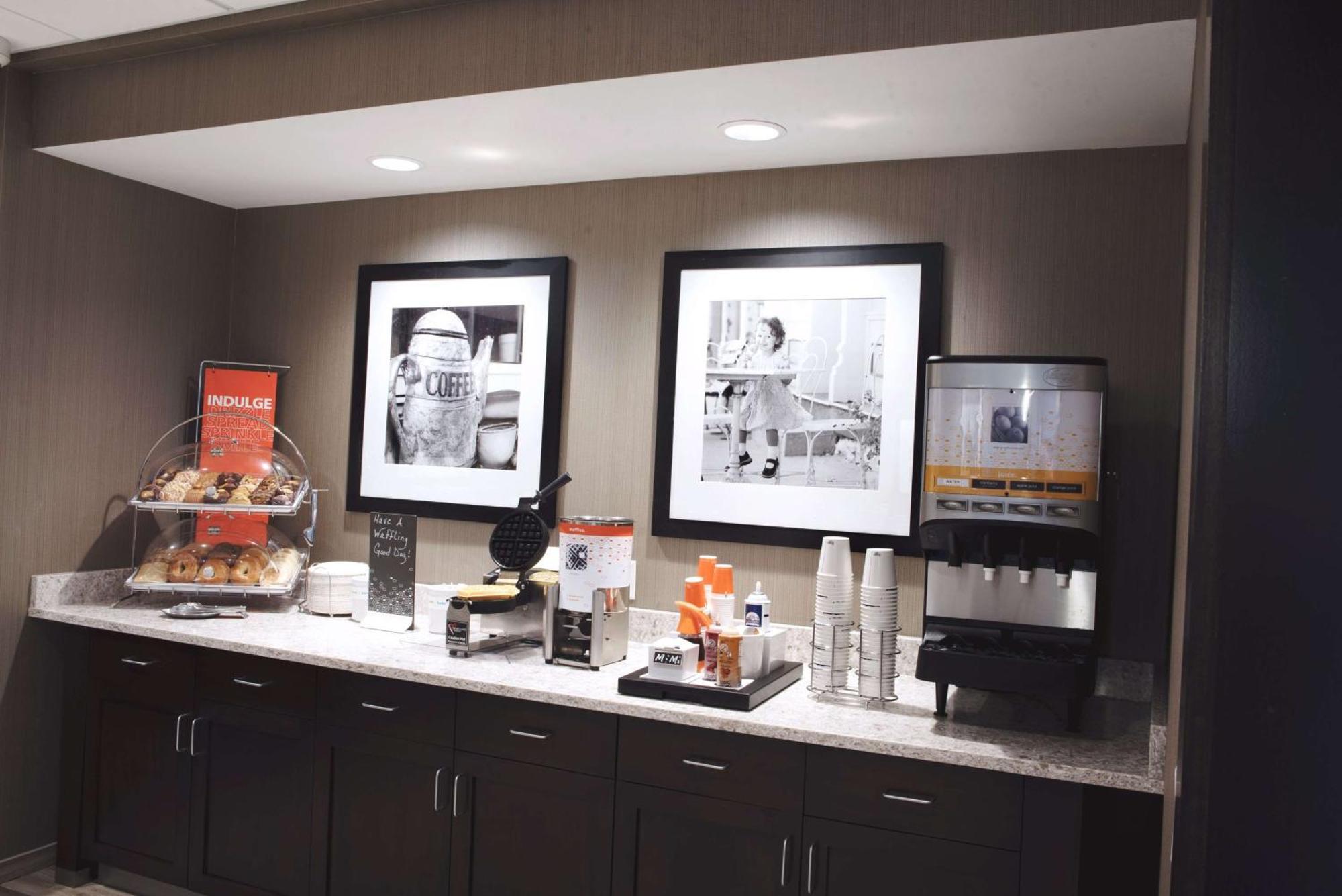 Hampton Inn & Suites Des Moines/Urbandale Ia מראה חיצוני תמונה